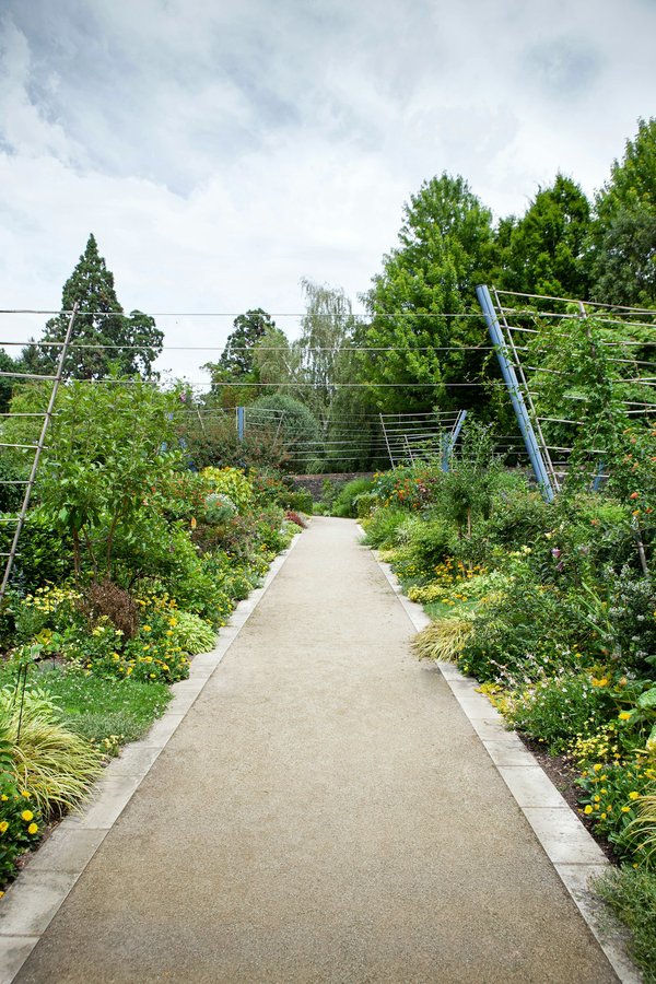 La résine gravillonnée, un revêtement durable et antidérapant